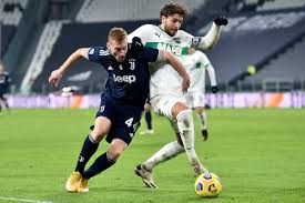 Manuel locatelli (born 8 january 1998) is an italian footballer who plays as a midfielder for serie a club sassuolo and the italy national team. Reports Juventus In Pole Position To Sign Manuel Locatelli This Summer Black White Read All Over