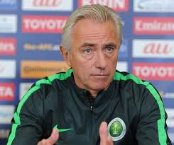 طالب مدرب المنتخب السعودي الأول لكرة القدم، الهولندي بيرت فان مارفيك، مجلس إدارة اتحاد كرة القدم بإبعاد المشرف على المنتخب طارق كيال عن الجلوس في دكة البدلاء. Ø£Ø®Ø¨Ø§Ø± 24 Ù…Ø¯Ø±Ø¨ Ø§Ù„Ù…Ù†ØªØ®Ø¨ ÙŠØ¹Ù„Ù† Ù‚Ø§Ø¦Ù…Ø© Ø§Ù„Ø£Ø®Ø¶Ø± Ù„Ù…ÙˆØ§Ø¬Ù‡ØªÙŠ Ø§Ù„Ø¥Ù…Ø§Ø±Ø§Øª ÙˆØ§Ù„ÙŠØ§Ø¨Ø§Ù†