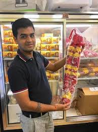 Fresh flowers near me grocery store. Down To Business Fresh Flowers For Indian Weddings Fests Separate Janani From Pack Chicago Tribune