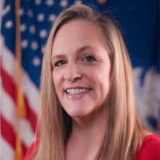 We're so pleased to announce that the inaugural SMART Empowerment for All  Award went to Nichole “Nikki” Lowder! This award will annually recognize an  individual who has demonstrated a commitment to increasing