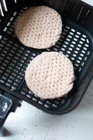 If they overlap, they will end up stuck together and you will if using your own homemade veggie burgers in the air fryer from frozen, remember that yours might be thicker than shop bought so adjust the time. Frozen Turkey Burger In Air Fryer The Typical Mom