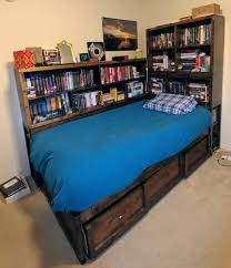 There are two additional supports under long bookshelf and i placed them roughly behind each of the trundle drawers. Storage Daybed With Bookshelf Surround Ana White