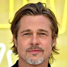 Brad pitt looks very different on set of his new film. The Best Brad Pitt Haircuts Hairstyles Ultimate Guide