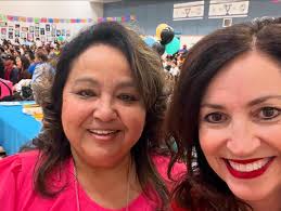 I was so proud to join Mendota Unified School District Superintendent Dr.  Paul Lopez, Mendota Mayor Victor Martinez, and many other community and  educational leaders at the statewide “Lights On” event to