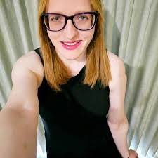 Karen Beaver's Instagram, Twitter & Facebook