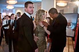 Canadian actress emily bett rickards was born on july 24, 1991. Bild Zu David Ramsey Bild David Ramsey Emily Bett Rickards Stephen Amell Filmstarts De