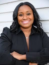 Cora Gentry's Instagram, Twitter & Facebook