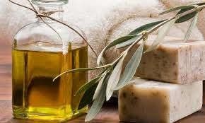 It originated in the castile region of spain, where olive oil was combined with sodium carbonate to create a hard white soap that was sold throughout europe as early as the 16th century. What Is Castile Soap Top 8 Benefits And Uses Of Olive Oil Soap Era Organics