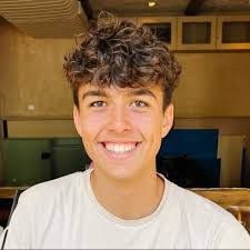 Kyle Silverman's Instagram, Twitter & Facebook