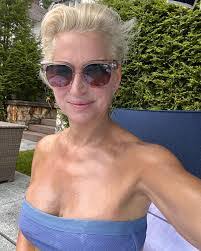 Linda Kuni's Instagram, Twitter & Facebook