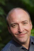 Thismoment CEO And Leadership: Executives and Demographics