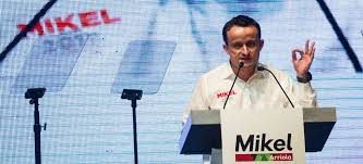 Mikel arriola, candidato del pri a la jefatura de gobierno de la ciudad de méxico, advirtió que si triunfa en los comicios tendrá cero tolerancia con la prostitución en la capital del país. Le Llueven Criticas A Mikel Arriola Por Rechazar Adopcion Entre Parejas Gay En Cdmx Aristegui Noticias