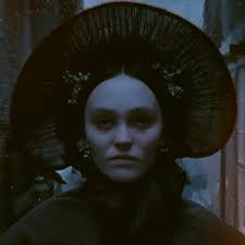 🎬 Lily-Rose Depp as Ellen Hutter