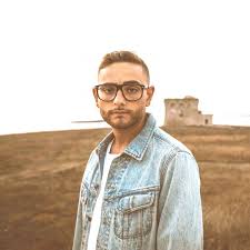 Скачай rocco hunt signorhunt и rocco hunt rh positivo итальянская музыка. Rocco Hunt Un Sogno Di Periferia Exclusive Magazine