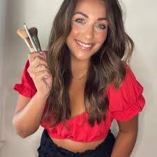 Kristina Davis's Instagram, Twitter & Facebook