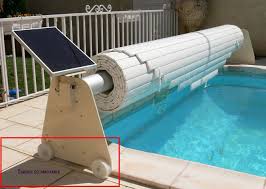 Volet roulant automatique pour piscine. Volet Roulant Automatique Piscine A Pans Coupes Octogonale Hexagonale Avec Enrouleur Amovible Piscine Octogonale Piscine Bois Couverture De Piscine