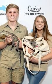 Последние твиты от steve irwin (@theboyirwin). Pin On Terri Irwin Bindi Irwin