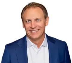 Bill Gottsch Acquires Candlewood Hills Retail Center