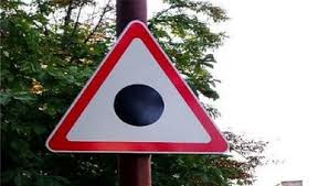 Legislatie rutiera lectia 1 partea 1 youtube. Triunghiul Rosu Cu Bulina Neagra Noul Semn De Circulatie Din Codul Rutier Www Odat Ro