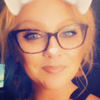 Amber Littleton's Instagram, Twitter & Facebook