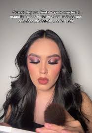 Humor en el maquillaje: lo barato sale caro