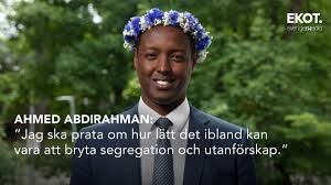 Solen sken över gårdagens invigning av politikerveckan på järvafältet. Sr Ekot On Twitter Naringspolitisk Expert Ahmed Abdirahman 32 Debuterar Idag Som Sommarvard Han Ar Grundare Av Jarvaveckan Som Syftar Till Att Minska Avstandet Mellan Politiker Och Forortens Medborgare Https T Co Ltnqxzy5su Https T Co