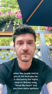 In the words of Jerri Blank “I GOT SOMETHIN TO SAAAAYYYY!!” #britneyspears  #emailmyheart #eavesdropping #gaybar