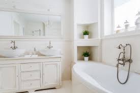 Un carrelage qui donne la sensation d'être un tapis moelleux. Salle De Bain Blanche 25 Modeles Pour Inspirer Votre Deco