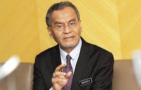 Susu skim merupakan bagian dari susu yang krimnya telah dihilangkan (baik sebagian atau seluruhnya). 800 000 Rakyat Malaysia Terima Manfaat Skim Peka B40 Mulai Mac Selliyal à®š à®² à®² à®¯à®²