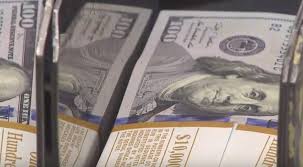 Die russische zentralbank plant reuters zufolge zwei banken mit umgerechnet rund 14 milliarden euro stützen, die sie schon 2017 vor dem kollaps bewahrt hat. Russische Banken Importierten Dollars In Rekordhohe Russland Capital