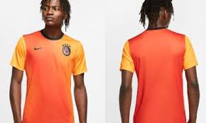 Zorlu bir deplasman, son dakikada gelen bir galibiyet… özlemişsin fenerbahçe'ni, üzerinde yeni deplasman forman… senin için iyi gün, kötü gün yok. Fenerbahce 2021 22 Puma Home And Away Kits Football Fashion