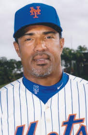 Ricky Bones, cuyo nombre completo es Ricardo Bones Peña, nació el 7 de  abril de 1969 en Salinas, Puerto Rico. Desde joven mostró talento como  lanzador y fue firmado para jugar en