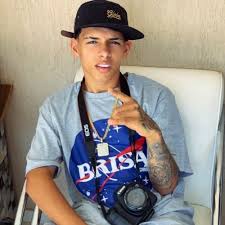 O artista angolano lil saint, acabou de disponibilizar o seu mais recente single intitulado me xinga que conta com a participação de landrick. Pin Em Sla