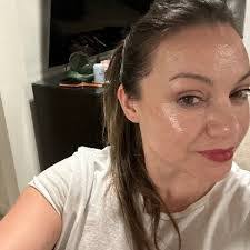 Elizabeth Napoli's Instagram, Twitter & Facebook