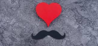 تفسير حلم رجل يلمس رجلي في المنام لابن سيرين