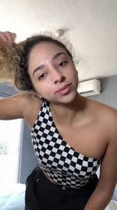 Daniela Mariscal's Instagram, Twitter & Facebook