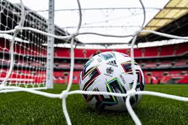 The uefa european championship is one of the world's biggest sporting events. ã¦ã¼ã­å¬å¼ç ã¦ããã©ãªã¢ ã'çºè¡¨ æ¬§å·12ã®éå¬é½å¸ã'è¡¨ç¾ãããã¶ã¤ã³ã« ãµãã«ã¼ã­ã³ã°