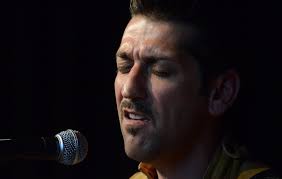 Hold on a while, 2005. Danny Vera Wikidata