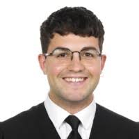 50+ perfiles de «Adrián Borrego»