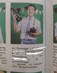 Seperti 10 kesan pesan di album kenangan anak sma berikut ini yang dilansir dari brilio.net, bukannya bikin haru tapi malah lucu! Quotes Buku Tahunan Smp Yang Bagus Jawabanku Id