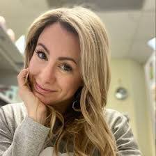 Danielle Ferri's Instagram, Twitter & Facebook