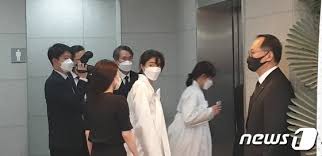 Amorepacific corporation)은 화장품, 생활용품, 건강식품 등을 생산, 판매하는 대한민국의 대표적인 화장품 기업 중 하나이다. æ•…ì‹ ì¶˜í˜¸ íšŒìž¥ ì™¸ì†ë…€ ì„œë¯¼ì • ì¡°ë¬¸ ë¶€ì¹œ ì„œê²½ë°° íšŒìž¥ ì´í‹€ì§¸ ë¹ˆì†Œ ì§€ì¼œ