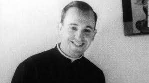 Jorge Pope's Instagram, Twitter & Facebook