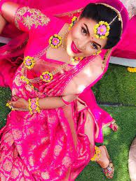 Brides Dream Of Having The Perfect Wedding But For This They Need The Ideal Wedding Outfit With The Bride Haldi Ceremony Outfit Pakistani Bridal Indian Bride