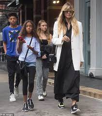 Supermodel heidi klum, 45, is reportedly pregnant with her fifth child, and first baby with tom kaultiz. Heidi Klum Is Always The Doting Mum When She Shares Two Heartwarming Group Photos On Instagram