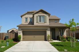 1047 Lindo Court Manteca Ca 95337 Pending With Images House Styles