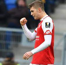 Emil berggreen har onsdag fundet ny arbejdsgiver, idet hans har skrevet under på en kontrakt med twente fra æresdivisionen. Sturmer Berggreen Wechselt Von Mainz Zum Fc Twente Welt