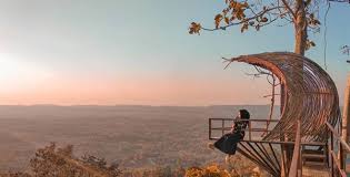 Bukit cinta ini dibangun oleh pengelola selamat pagi madura dengan mengedepankan bentuk tangga yang memiliki tampilan jantung hati. 12 Daftar Tempat Wisata Di Pamekasan Terbaru Populer 2021