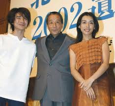 わたしの幸せな結婚 二巻 はじめて知った、人のやさしさ…。 はじめて知った、人のやさしさ…。 異能の家系に生まれながら、その能力を受け継がなかった娘、斎森美世。 親にも愛されず、誰にも必要とされない彼女は、冷酷無慈悲と噂される、同じ異能を持つ家系の久堂. Y8x7ljjyn86 9m