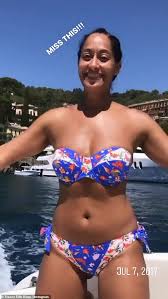 Tracee Ellis Ross Posts Stunning Throwback Snaps In Blue Bikini With Pals Off The Italian Coast Daily Mail Online